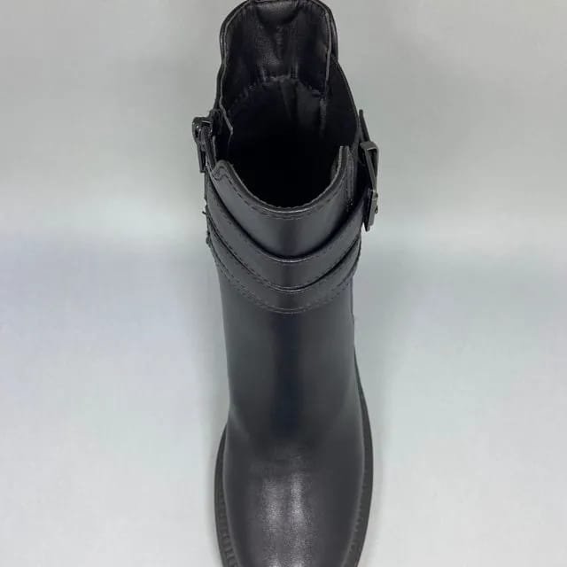 Bota feminina de inverno preta 8