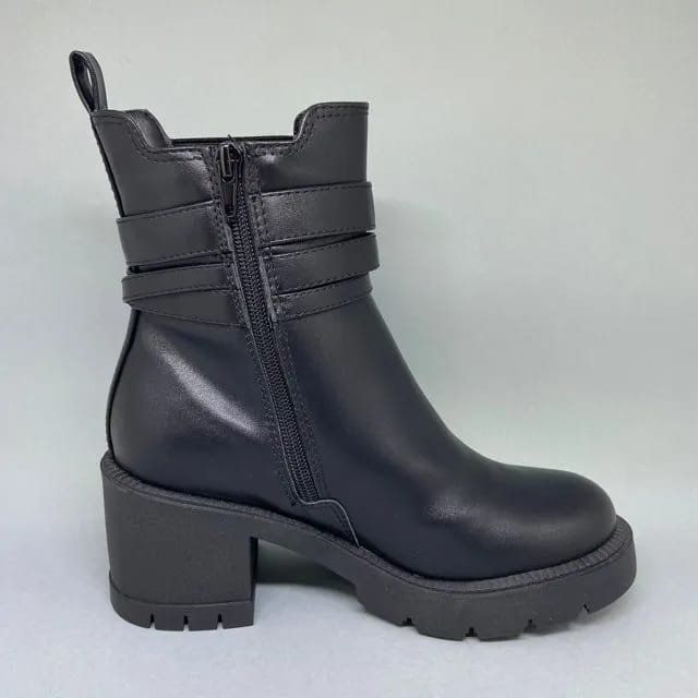 Bota feminina de inverno preta 9